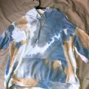 Size:medium Chris and Carol sleeveless pull over. Super comfy material!